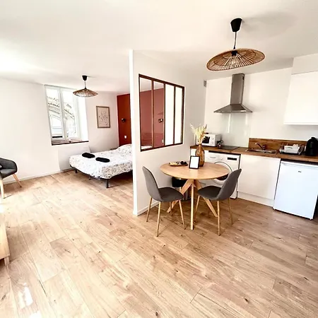 Apartment La Pepite Du Centre Historique - 7 Minutes A Pied De La Gare - 1er Etage - Netflix