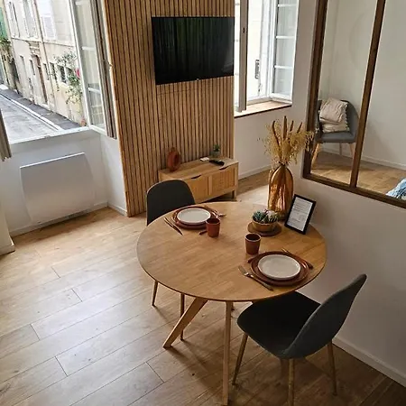 La Pepite Du Centre Historique - 7 Minutes A Pied De La Gare - 1er Etage - Netflix ヴァランス