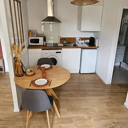 La Pepite Du Centre Historique - 7 Minutes A Pied De La Gare - 1er Etage - Netflix アパート