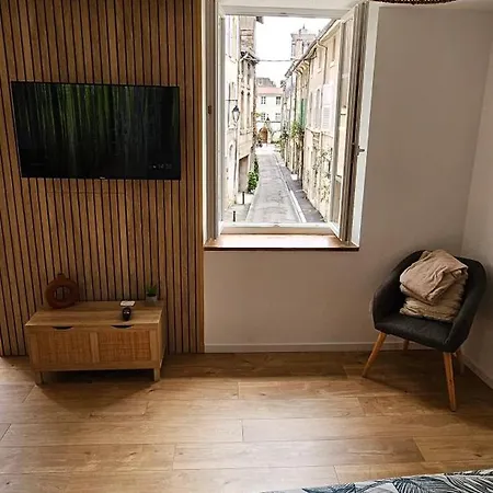 La Pepite Du Centre Historique - 7 Minutes A Pied De La Gare - 1er Etage - Netflix アパート